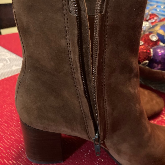 Frye Womens bootie good condition size 7 M brown suede - Picture 3 of 6